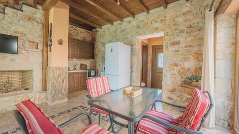 Stone Made 3 Private Villa, Kriopigi (21)