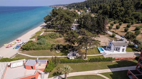 Aura Beach Front Private Pool Villa (13)