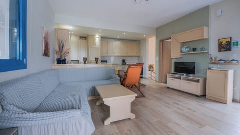 Serenity Beach Front Maisonette, Mola Kaliva (36)