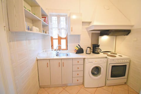 Barlee BeachFront GroundFloor Apartment, Metamorfosi (19)