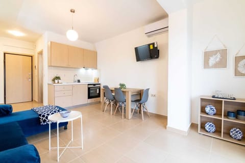 Harry Sea Side Family Apartment, Yerakini (15)