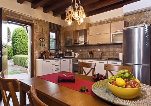 Rastoni Fabienne Shared Pool, Afitos (10)