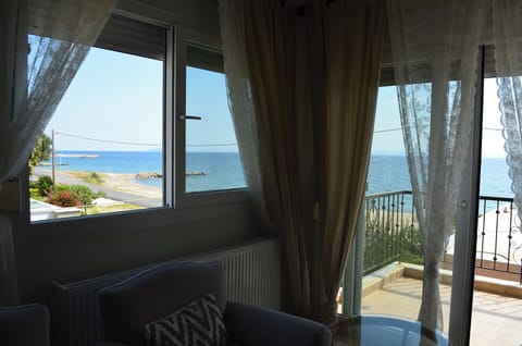 Lemon BeachFront Apartment, Nikiti (14)