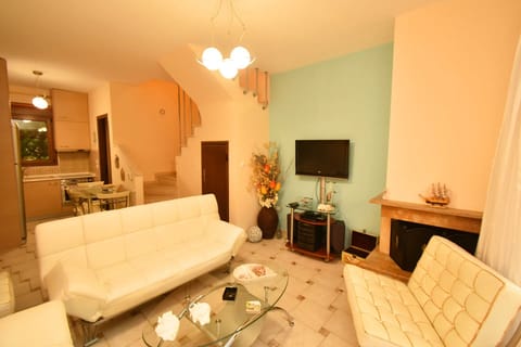 Pine Sea Side Maisonette, Siviri (11)