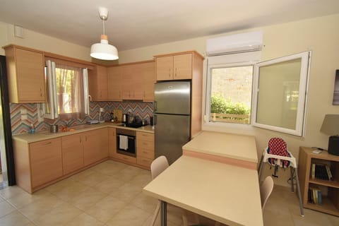 Lemon 2 Sea Side Ground Floor Apartment, Nikiti (8)
