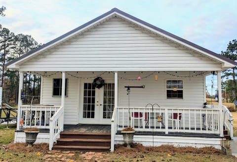 The front of the cottage.
