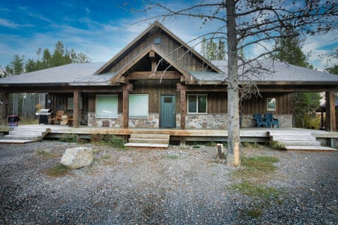 Front View Cabin6