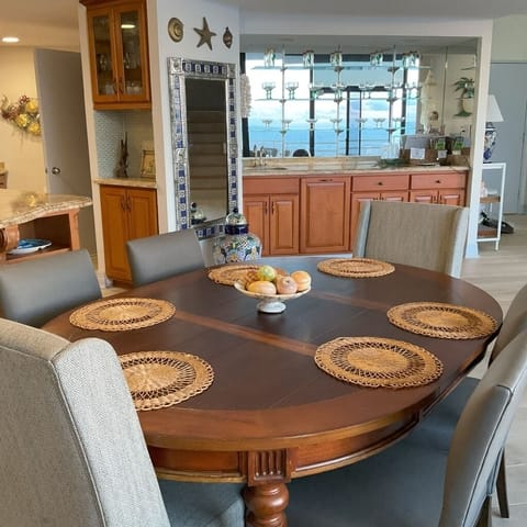 Dining area and bar