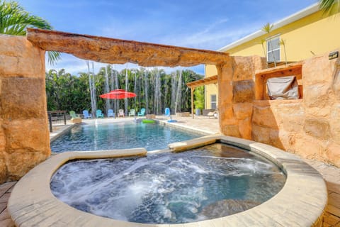 Port St. Lucie Vacation Rental | 5BR | 3.5BA | 3,200 Sq Ft | Stairs Required