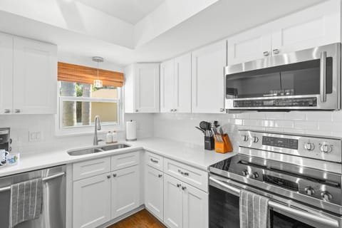 Gourmet chef or cereal enthusiast, you’ll love it here. Our kitchen has all the tools, space, and vibes you need to make mealtime part of the fun.
