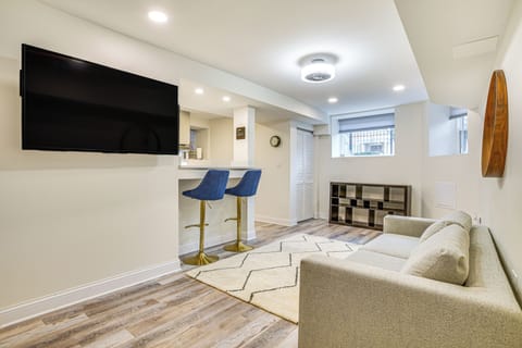 Chicago Vacation Rental | 2BR | 1BA | 1,100 Sq Ft | Stairs Required to Enter