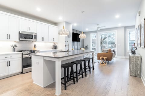 Cook, dine, unwind together

