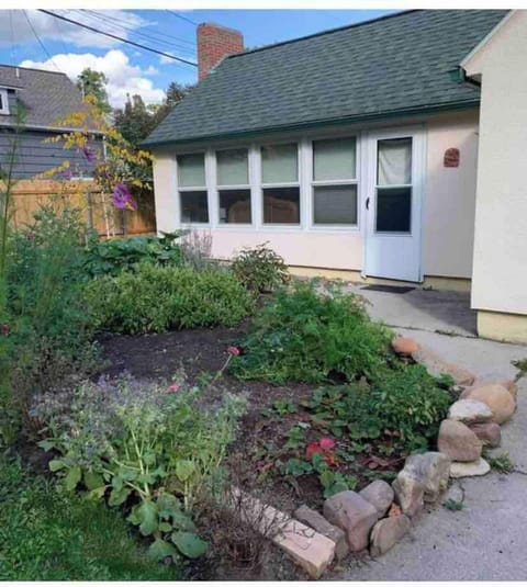 This private backyard cottage studio suite is a bright and inviting space...freshly and thoughtfully stocked with amenities for everything you need during a short or extended stay in our little city. 
