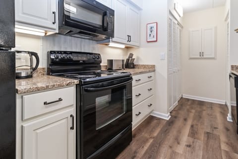 The kitchen is ready for your homecooked meals. With plenty of room to prep. Or order in from one of the popular spots in Canandaigua.