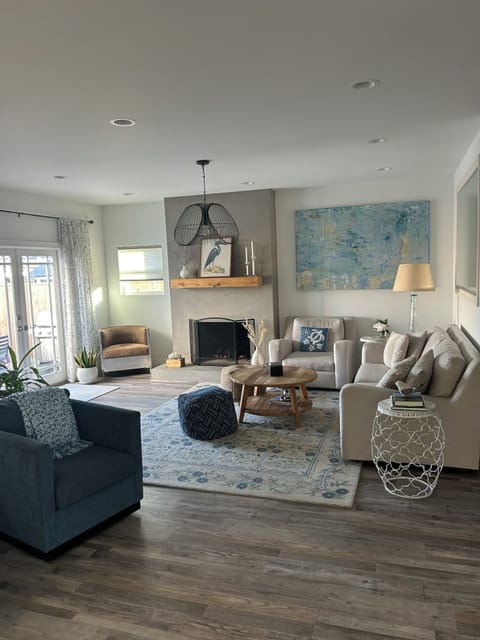 Spacious Living Room with Gas Fireplace