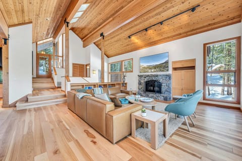 Living room: Wood-burning fireplace (wood not provided), Smart TV, piano, Xbox, central heating, no A/C