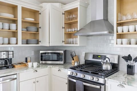Fully equipped kitchen with reliable appliances and utensils!