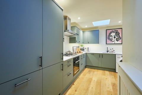 Hovera Cottage, Windermere - Host & Stay