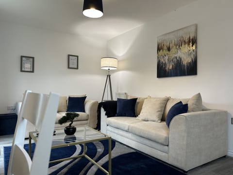 Living Room / Lounge