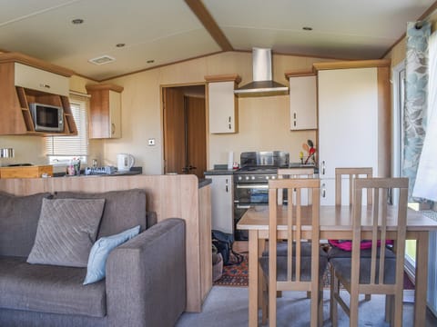 Kitchen/diner | Sunningdale, Westward Ho