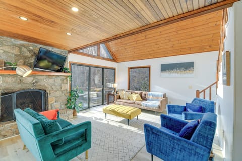 Deep Gap Vacation Rental | 3BR | 3BA | 2 Steps Required | 2,100 Sq Ft