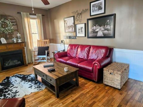 Murphy Vacation Rental | 4BR | 2BA | 1,956 Sq Ft | Step-Free Access