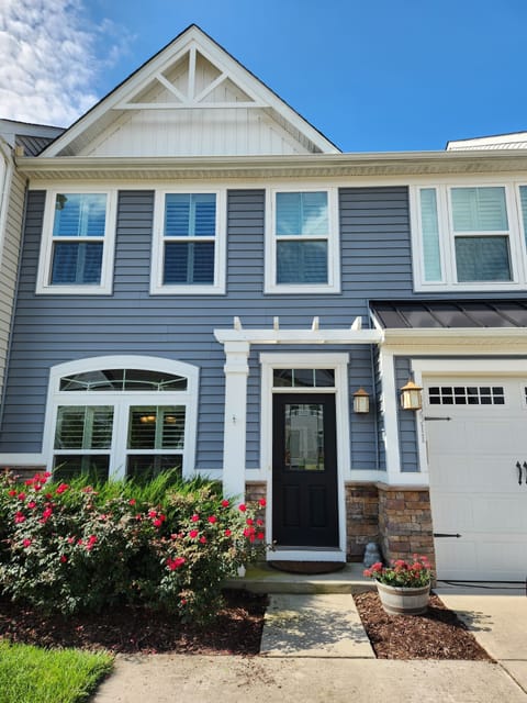 Welcome to 33311 Guilford Lane!