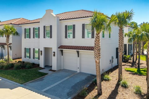 Experience the exclusivity of TOPS’L Grand Villas – a private enclave of only 14 luxury residences. Enjoy premier access to a stunning resort-style pool and rejuvenating hot tub, all within a beautifully maintained neighborhood setting.