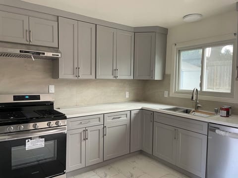 Spacious an Stylish Kitchen with everything you need.