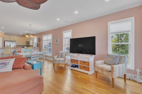 Seaside Hugs-Living Room