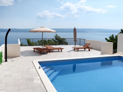Water, Sky, Cloud, Furniture, Property, Plant, Swimming Pool, Building, Azure, Blue