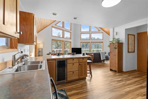 Large kitchen for all of your cooking needs!