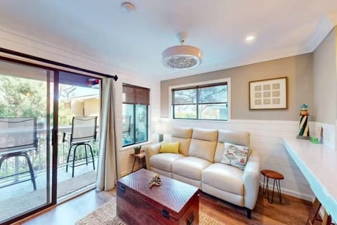 Carolina Beach Club 125 - Living Area