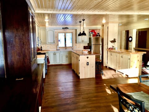 Dining Room to Kitchen
