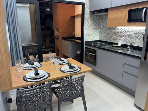 Cozinha completa, linda e moderna
