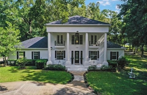 3,000 sqft chateau, perfect for Rehearsal Dinners or Small Weddings