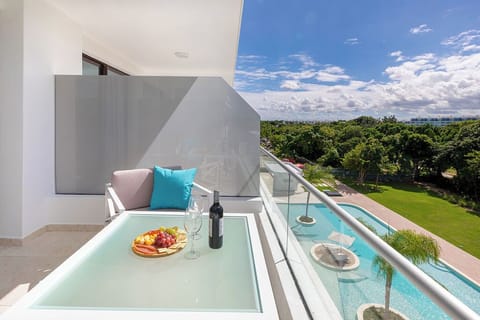 Airbn Be Views!  Pool view @ Cana Rock Star 413 (1605)