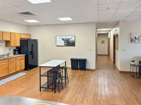 Room to host 6 comfortably and extra air mattress available for additional guest fee. 