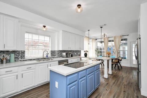 Experience the kitchen place with full amenities.