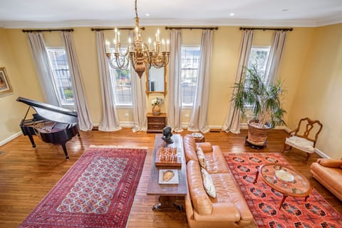 View to living room -15" celings