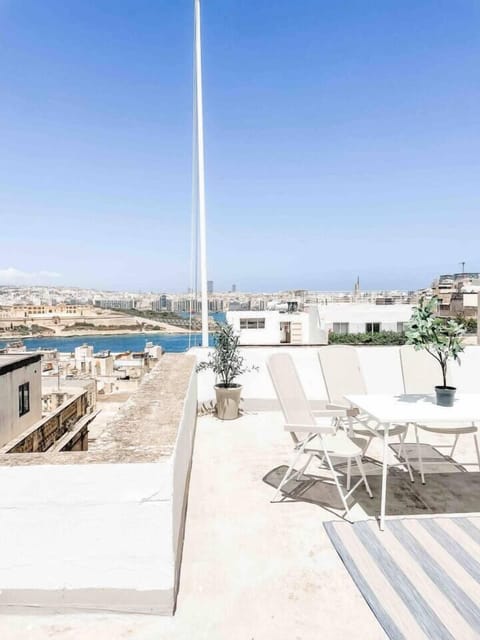 96c3f53e cc24 415e b4a2 74a0ac29f499