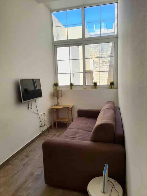 010d8cb5 da3b 4192 805f f56fadea6a18