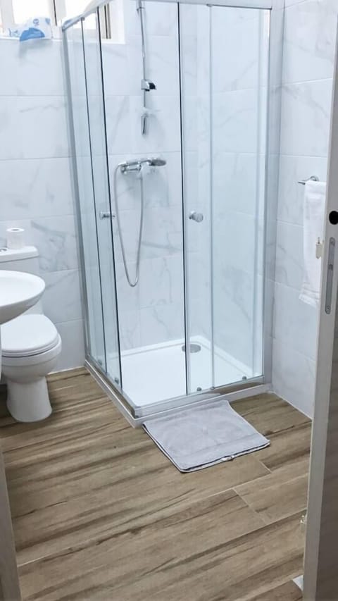 Brand new bathroom 