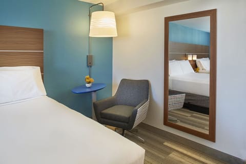 Unit with 2 Queen Beds