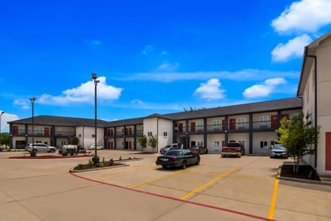 Arrive with ease to spacious parking and bright, open skies.