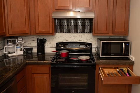 Fully stocked kitchen w/ cookware and coffee