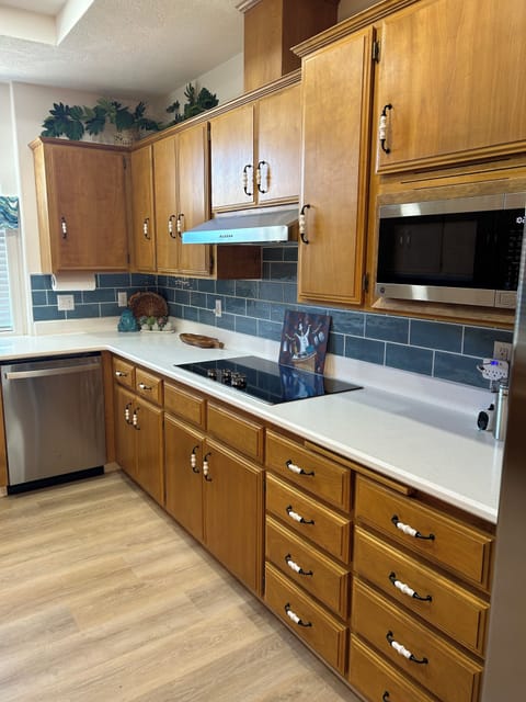 Plenty of room in the kitchen which is fully equipped