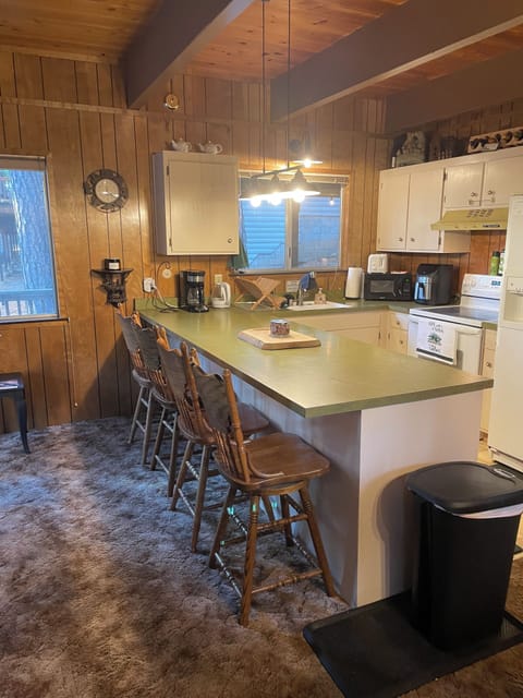 Kitchen Dining Peninsula