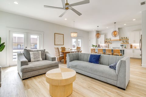 Upstairs Living Room | Smart TV | Full Sleeper Sofa | 2nd Floor