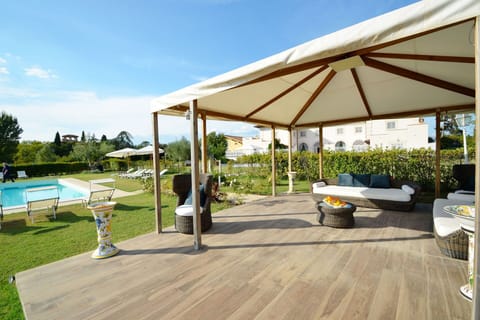 Wood, Outdoor Furniture, Flooring, Shade, Garden, Gazebo, Floor, Furniture, Outdoor Structure, Canopy